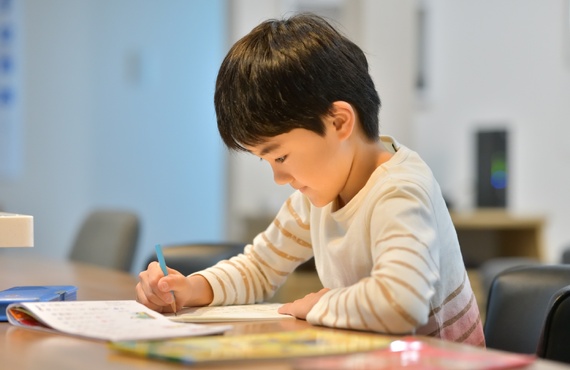 日常的な宿題から長期休暇時のものまで幅広く支援 | 国分寺の塾なら学力の基礎を育める寺子屋base